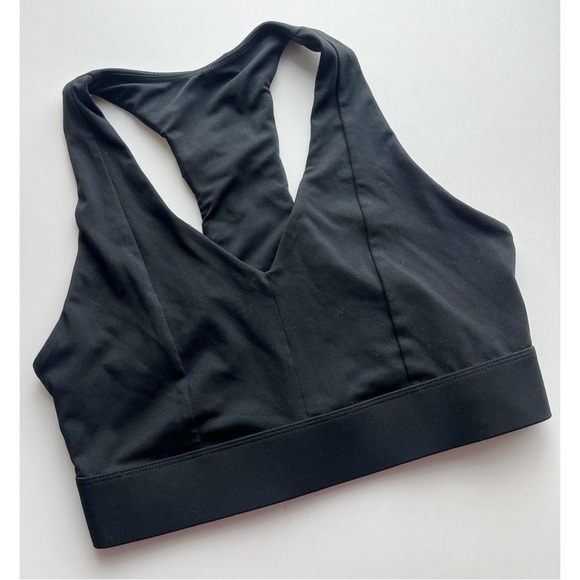 Fabletics • On The Go MIDI Medium Impact Sports Bra - Picture 3 of 7